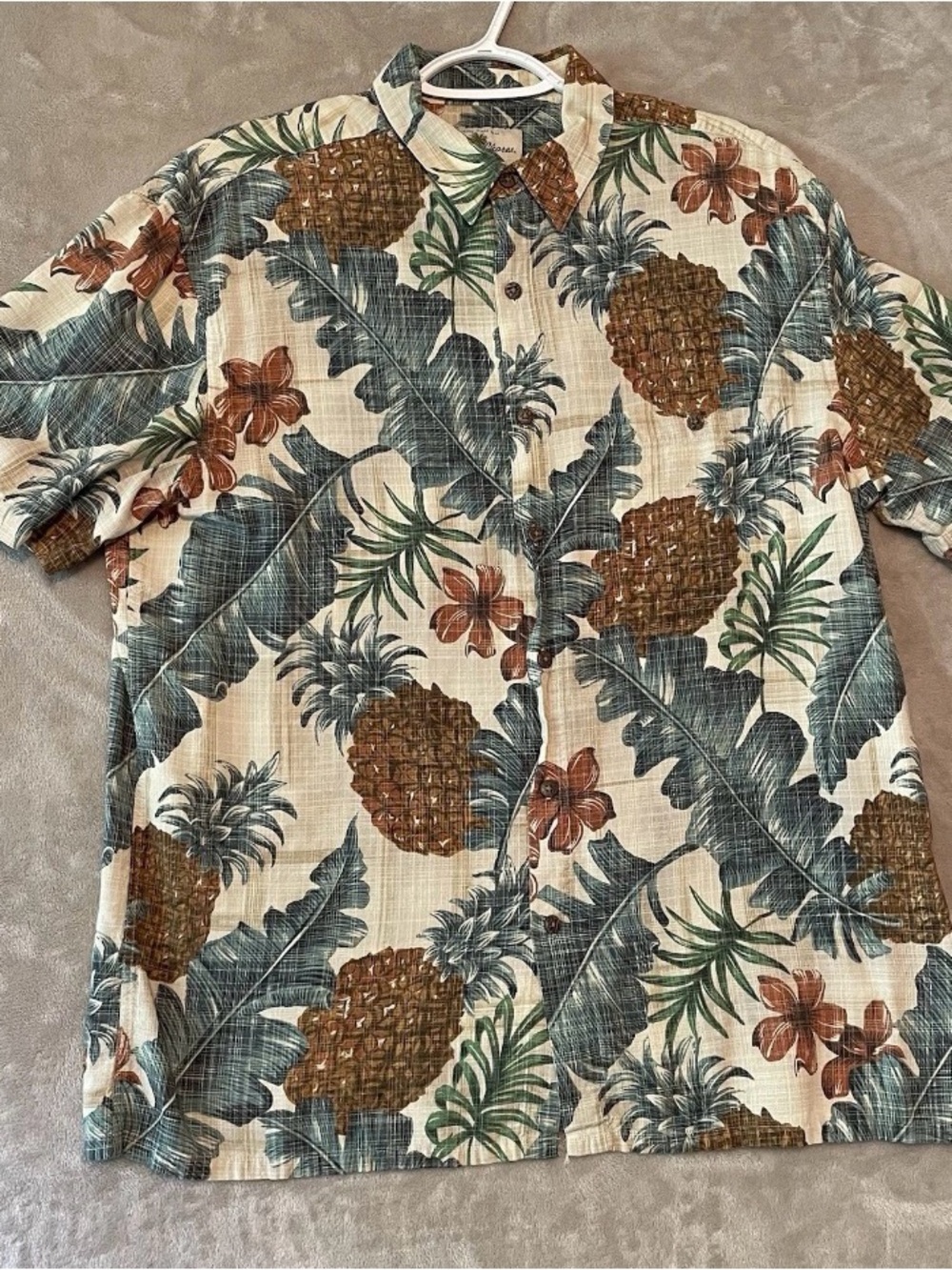 Island Shores Hawaiian Shirt Mens Large Tan/Pineapple
Print 100% Rayon